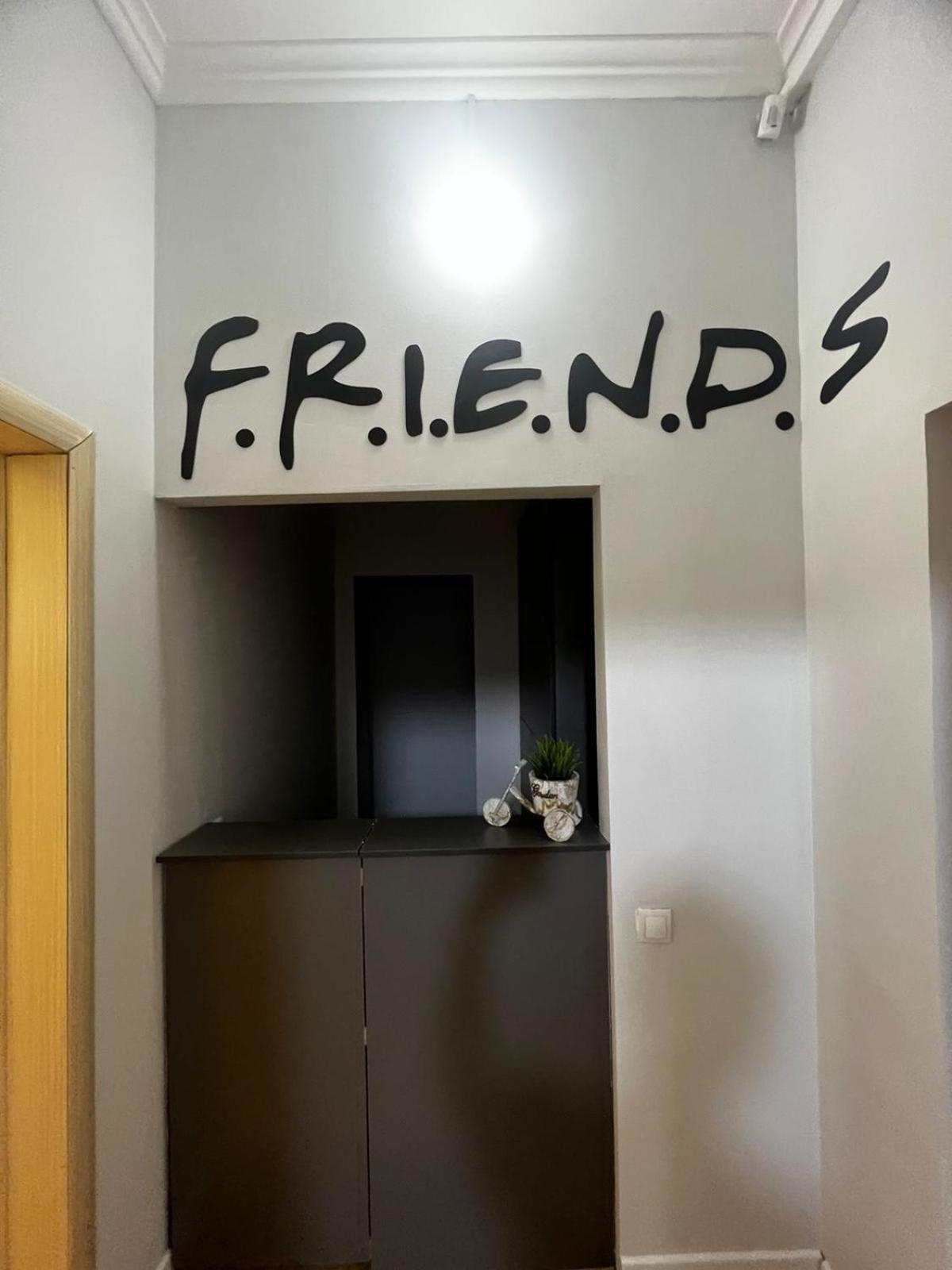 אסטנה Friends Hostel מראה חיצוני תמונה