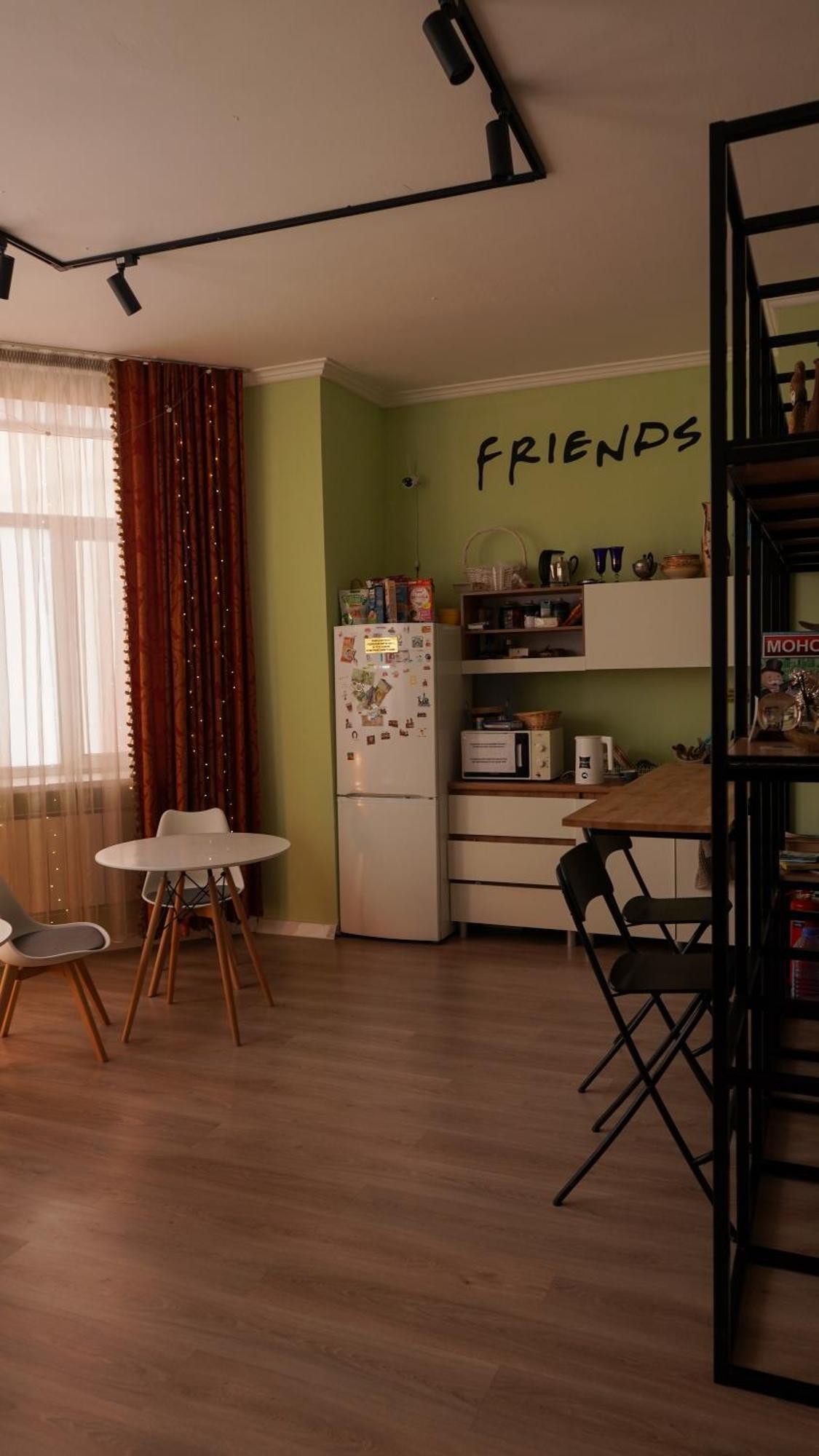 אסטנה Friends Hostel מראה חיצוני תמונה